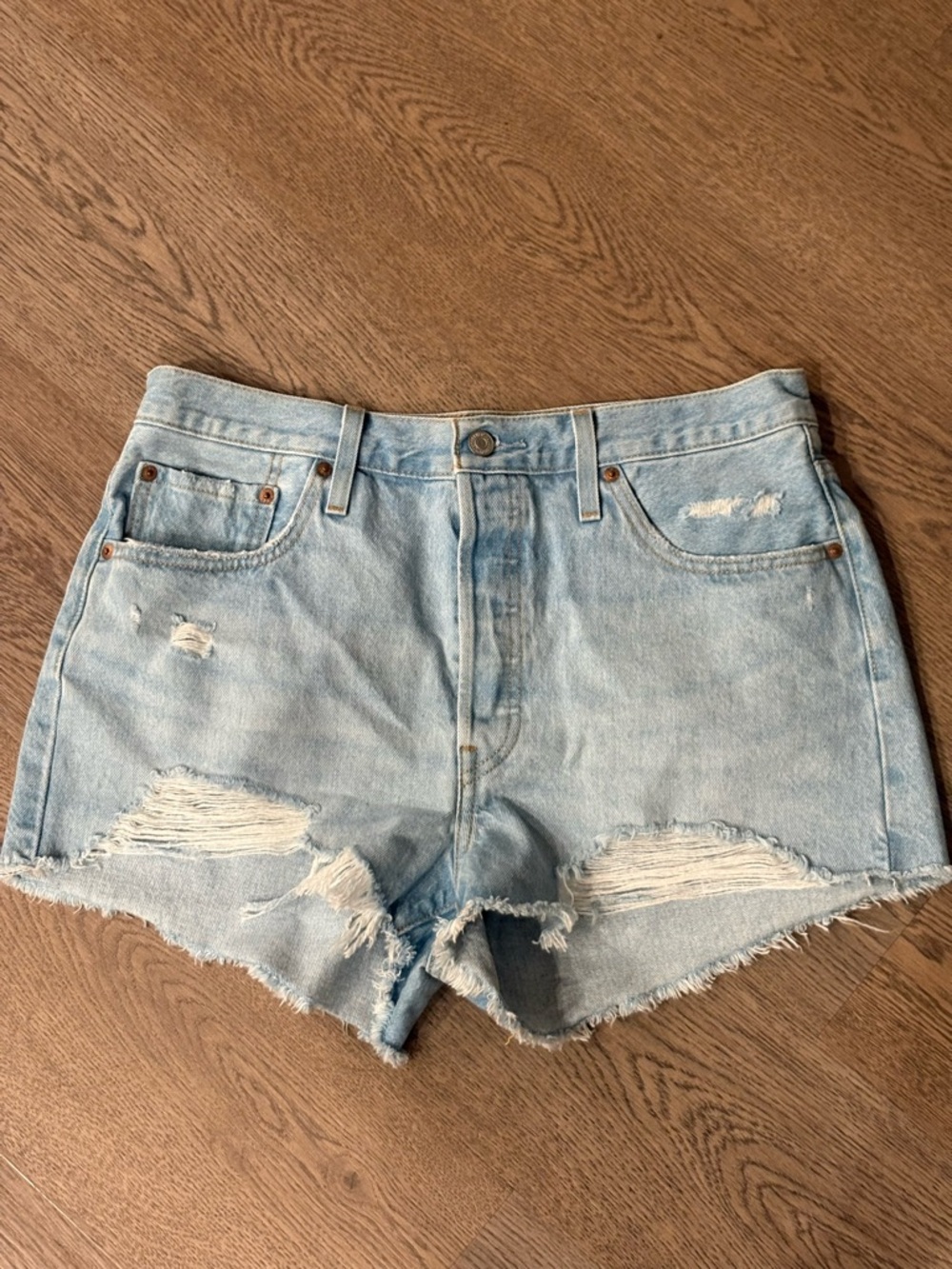 NWOT women’s Levi’s 501 jean shorts